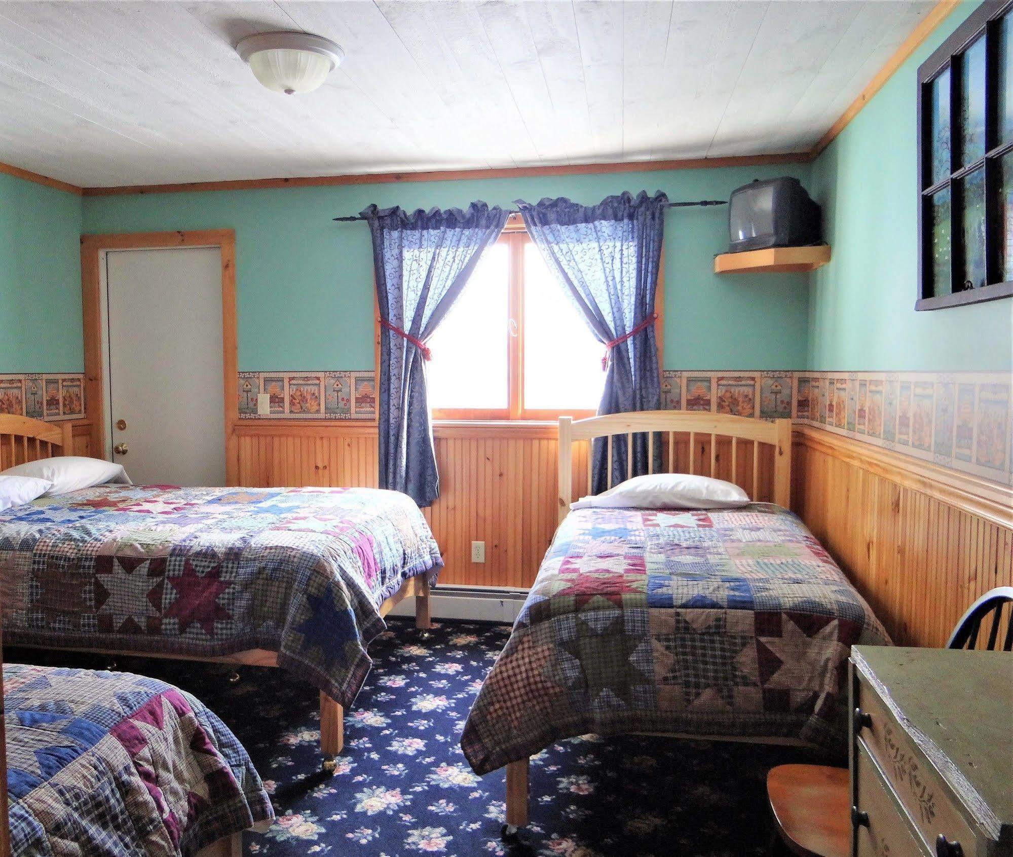 Blue Gentian Lodge At Magic Mountain Londonderry エクステリア 写真