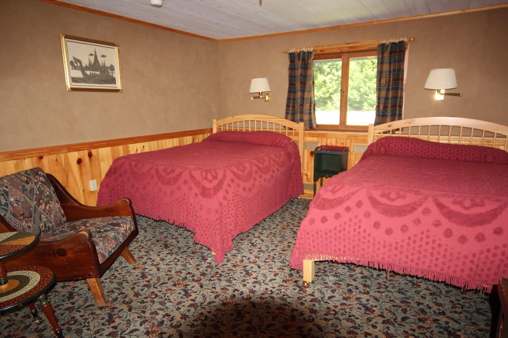Blue Gentian Lodge At Magic Mountain Londonderry エクステリア 写真